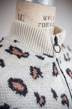 Load image into Gallery viewer, Leopard Zip Poncho