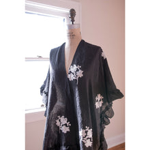 Load image into Gallery viewer, Mary Jane Kimono - Clothing