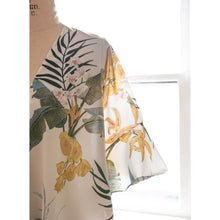 Load image into Gallery viewer, Palm Breeze Kimono - Clothing