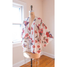 Load image into Gallery viewer, Pretty Petal Kimono - Clothing